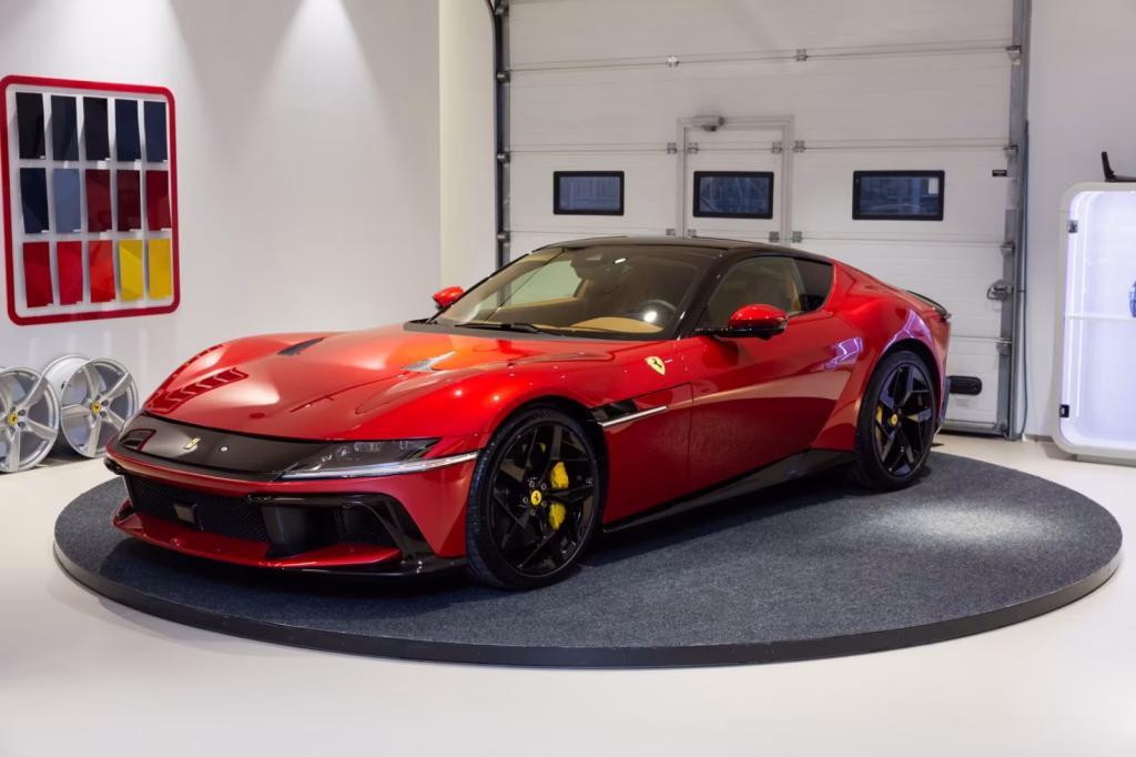 12 Cilindri Ferrari